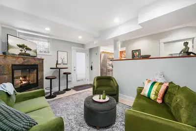 Image de Cozy, Pet Friendly Apartment Close to Pike Place Market, Space Needle, & more!