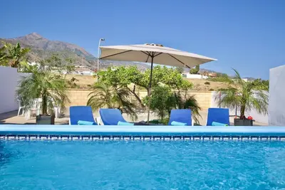 R009. Casa Lidia - House with swimming pool