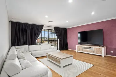 Image de Coastal Blue - Huge family home