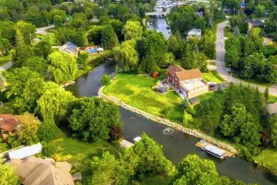 Image de Lake Simcoe Waterfront Villa | Walk to lake · Free canoes · Bbq & firepit