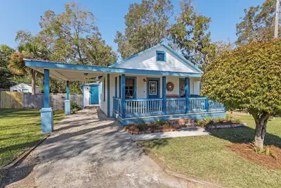 Image de Welcome to The Schoolhouse – A charming cottage in historic Monticello, Florida.