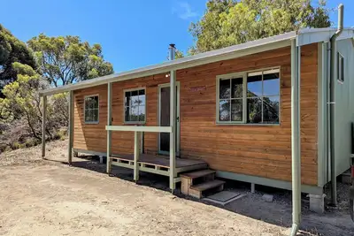 Image de Nature's Embrace | The Blue Wren Cabin