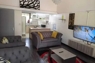 Image de Charming 3-bedroom bungalow in marvelous Nairobi suburb with WiFi.