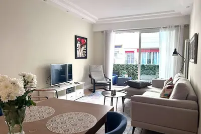 Image de Modern apartment with perfect location in Nice. Two balconies one with Seaview.