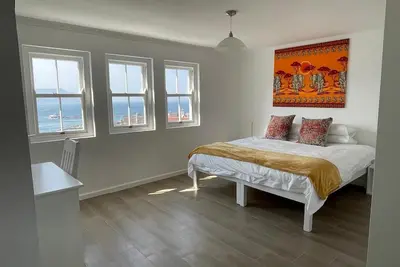 Image de Azure Cottage Simonstown Cape Town - Charming 2-bedroom cottage with seaview