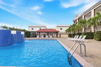 Image de 2br Condo! 5 Min Walk To Eagle Beach!