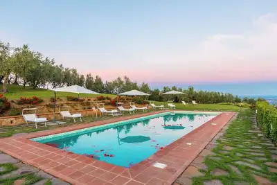 Luxury Villa Gialla the view of tuscan countryside