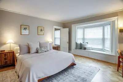 Image de Victorian Elegance: 2 Bedroom w/ King Beds off Park Ave