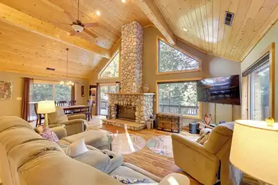 Image de 5 Mi to Dodge Ridge: Cabin in Strawberry