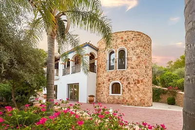 Image de Bella Forada - Six Chambres Villa, Couchages 12