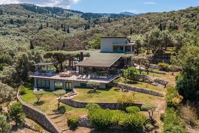 Image de Villa Pavlos - Quatre Chambres Villa, Couchages 8