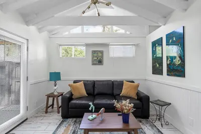 Image de Serenity Retreat Minutes to the Beach, Guesthouse