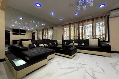 Image de Classic 3 Bed 2 Bath Home With Parking : 2 min Lga, 15 min Jfk, 20 min Manhattan