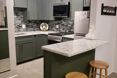 Image de 1 Mile From Ski Slope and Festivals - 125 Nightly Fee