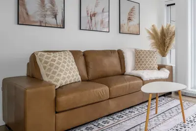 Image de La suite Confort Élégance | Stationnement Gratuit | Piscine & Bbq