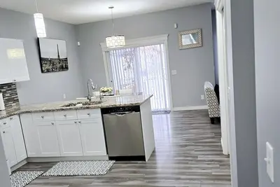 Image de Cozy Bungalow In Chestermere, Ab