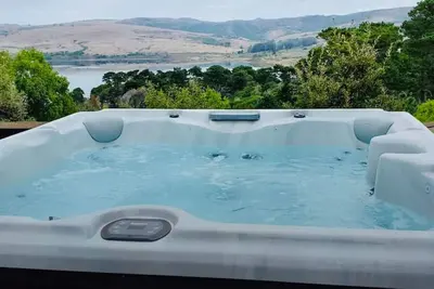 Image de Stunning Beauty! Stay Cool above Tomales Bay!