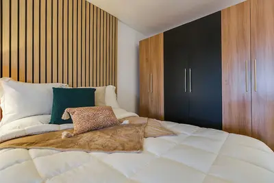 Image de Cozy Queen Room in Downtown Boutique Hotel – Steps from Art, Dining & River Walk
