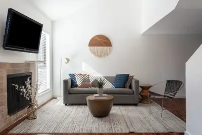 Image de 2br Gem Heart of Dt/SoCo/Zilker Pets Ok + Parking