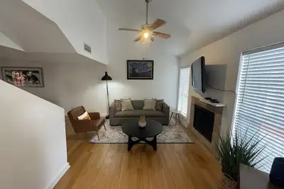 Image de Pet Friendly 2br Near Dt Austin with Parking!