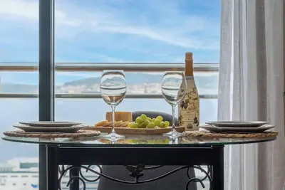 Image de Centrally located penthouse with sea views