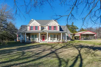 Image de Serene 50-Acre Nature Retreat Near Melissa & Anna