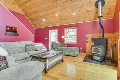 Image de Snowmobiling On-Site: Secluded Vermont Getaway