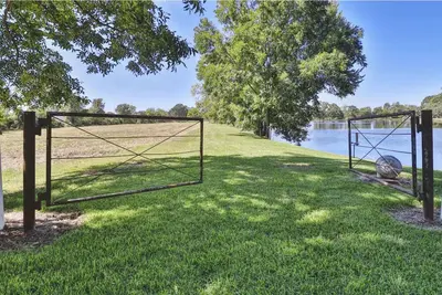 Image de Relaxing Lake House Retreat on 12 Acres