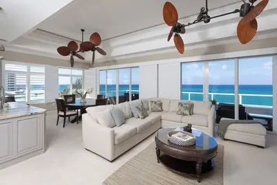 Image de South Bay Beach Club #35 Penthouse - 3 bedroom 3 bathroom Unit