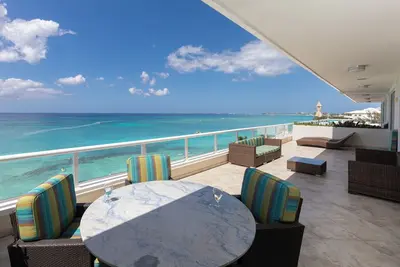 Image de South Bay Beach Club #36 Penthouse - 3 bedroom 3 bathroom Unit
