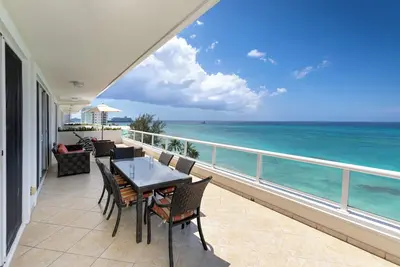 Image de South Bay Beach Club #37 Penthouse - 3 bedroom 3 bathroom Unit
