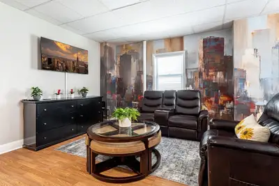 Image de Deluxe 4br Duplex | Sleeps 16+ | Near Nyc