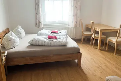 Image de Apartment with 3 sleeping rooms, 3 bathrooms, kitchen, wifi, netflix, second fl.