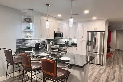 Image de Modern 3br Home w/ King Bed, Patio & Free Parking