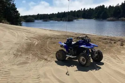 Image de Lakeside Dune Getaway-direct dune access and the lake is just two blocks away!