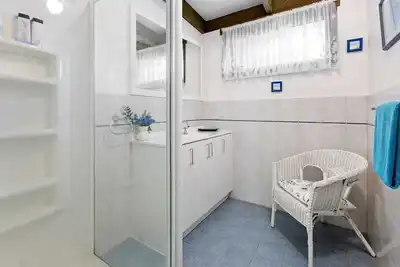 Image de Blairgowrie beach house - more then meets the eye!