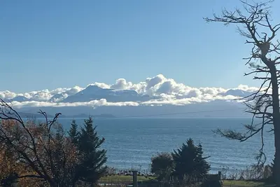 Image de Bay View Suite, Upper Level, Beach Walk Inn \nFeaturing Homer's memorable View!