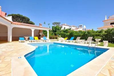 Image de Relax and unwind at this 4-bedroom villa with a private pool in Vilamoura, Algarve