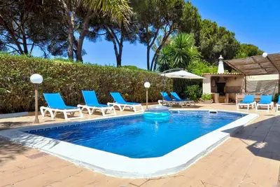 Image de Relax in a 5-bedroom villa with a private pool in Vilamoura.