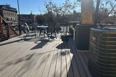 Image de Cozy 2-3 Bedroom Apt in Center City