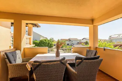 Image de Appartement de deux chambres avec la terrasse Nin, Zadar (A-23551-b)