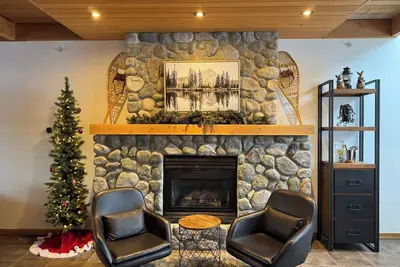 Image de Hidden Gold Hideaway - Apex Mtn - multi-family, pet friendly, slopeside townhome