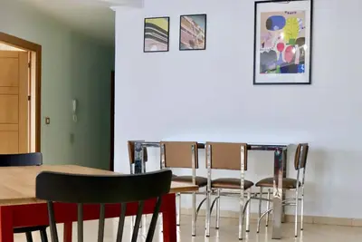 Image de Appartement de 3 chambres á 5 min de la Plage