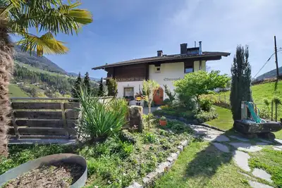 Image de Appartement 'Riffl Anna' avec vue sur les montagnes, balcon et Wi-Fi