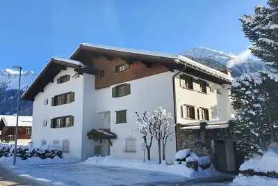 Image de Klosters Chalet. A classic & cosy centrally located apartment in sunny Klosters