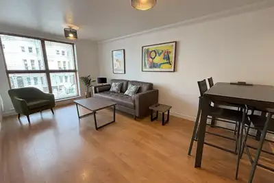 Image de Millgrove House Apartment No 5 with city view minutes from the beach