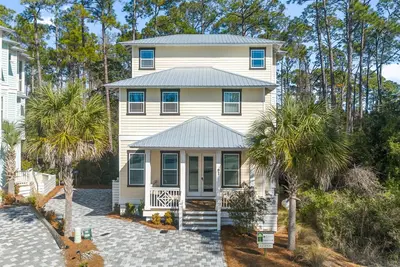 Image de 30a Beach House Joy of Life - Pool, Pet Friendly, 4 Bikes, Beach, Sleeps 18