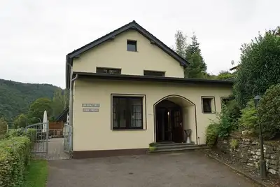 Image de Fuchsloch vacation home: plenty of space for 6-12 people on the banks of the Rursee