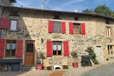 Image de Maison de campagne au calme avec jardin. Idéal pour les familles.