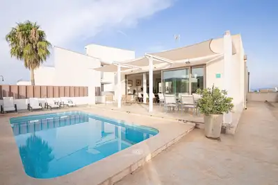 Image de Villa Montfarrutx - Trois Chambres Villa, Couchages 6